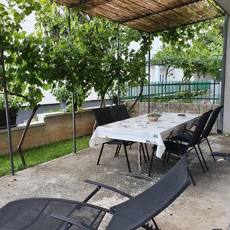 Gulin Apartments Водице Екстериор снимка