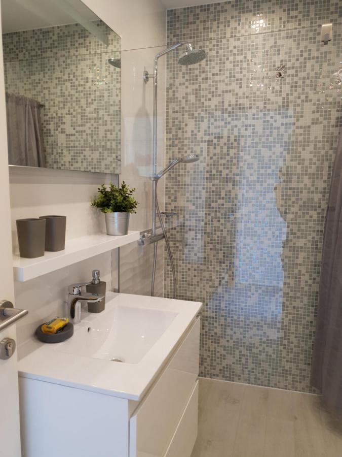 Gulin Apartments Водице Екстериор снимка