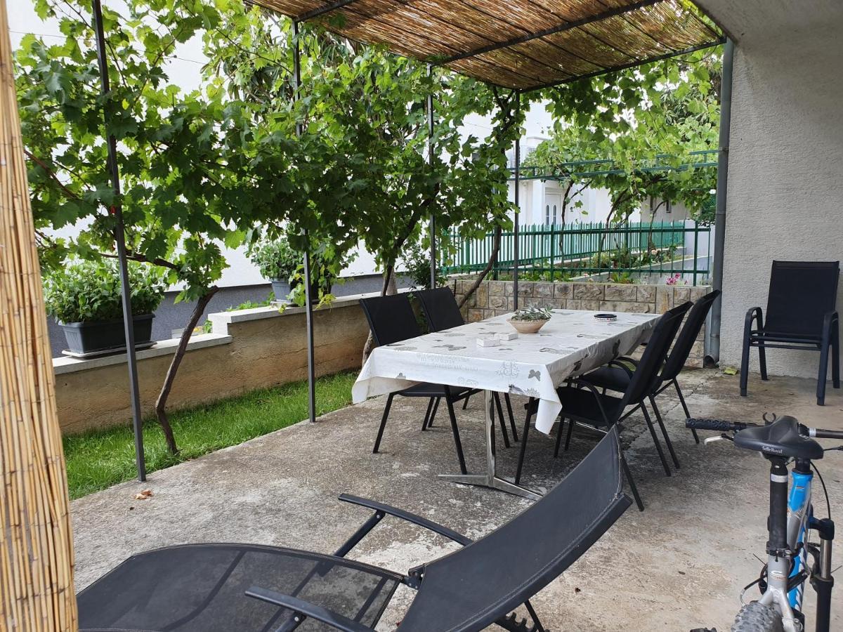 Gulin Apartments Водице Екстериор снимка