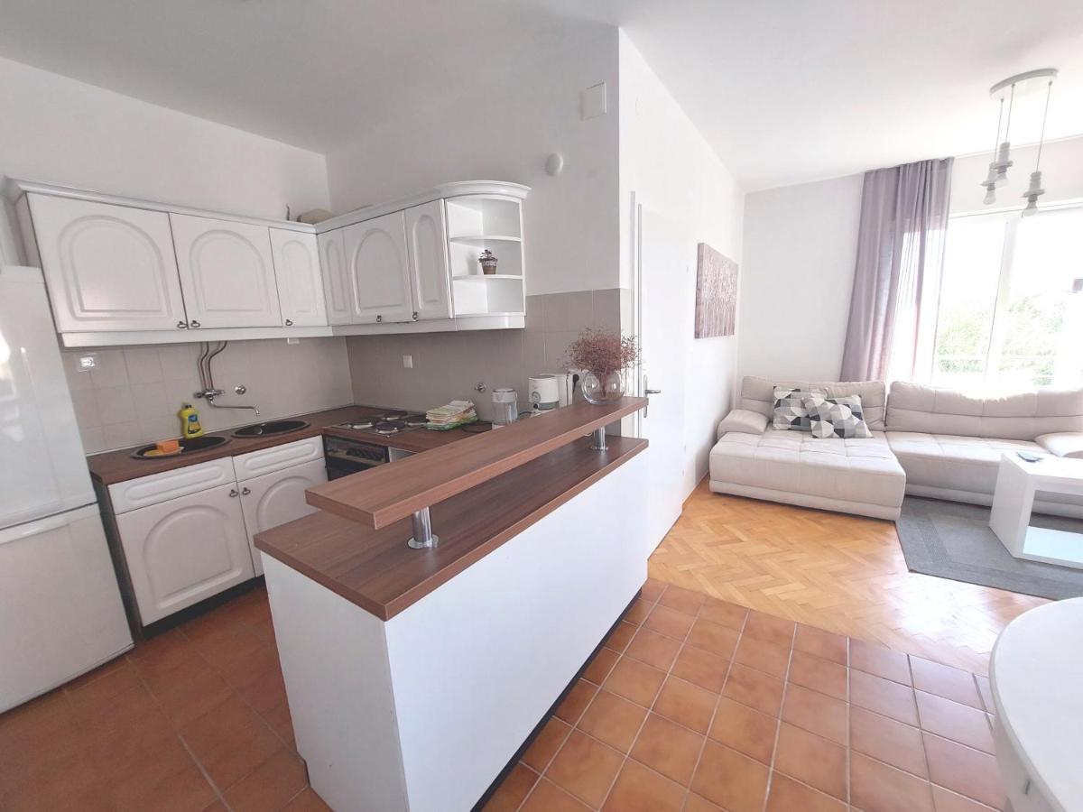 Gulin Apartments Водице Екстериор снимка