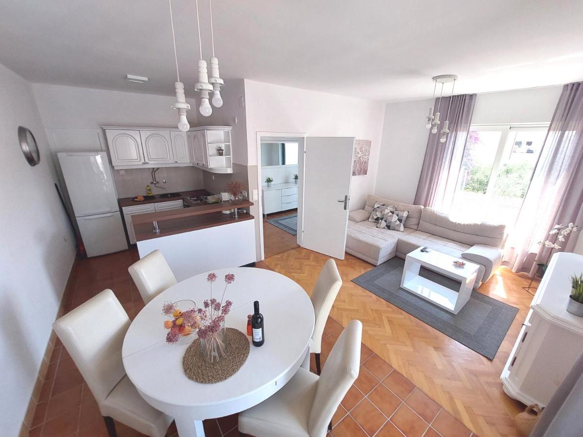 Gulin Apartments Водице Екстериор снимка