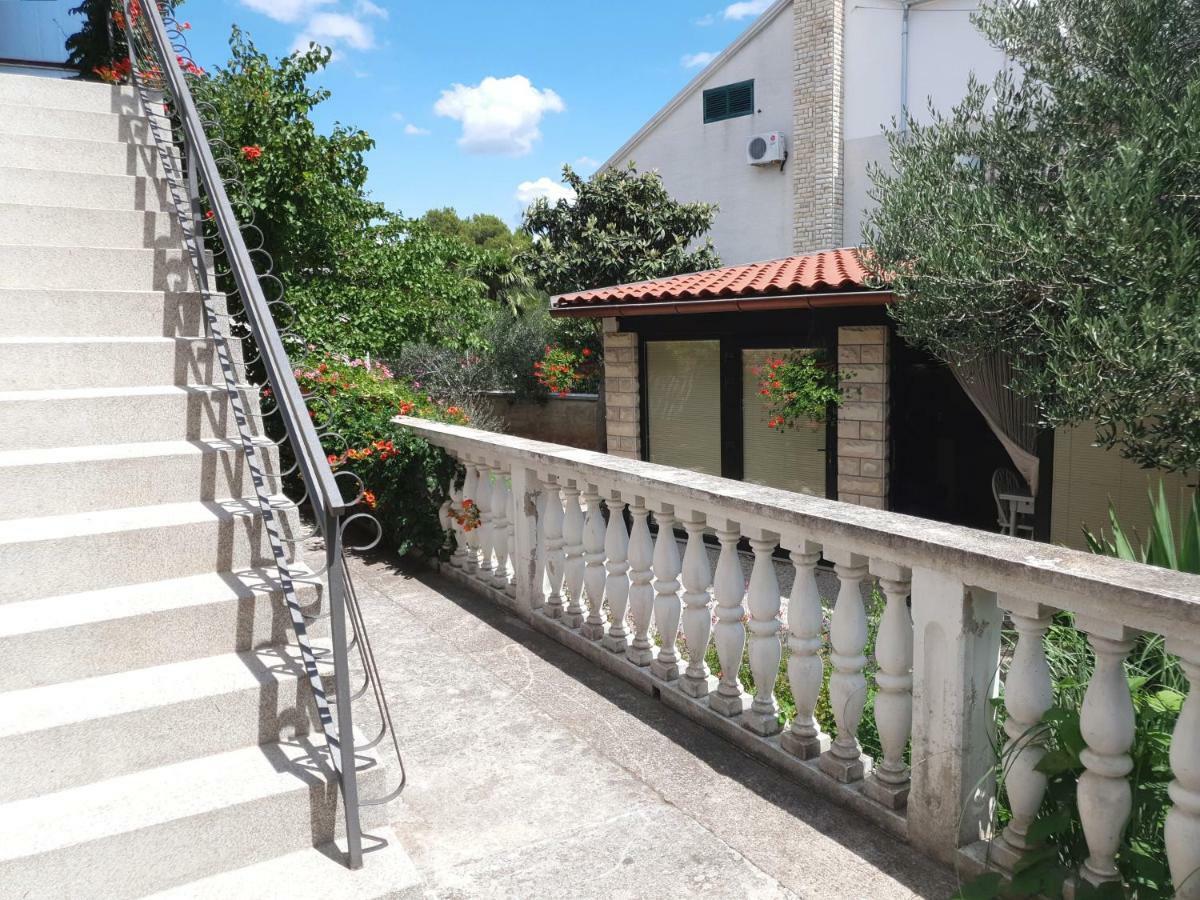 Gulin Apartments Водице Екстериор снимка